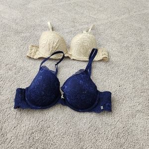2 lace bras